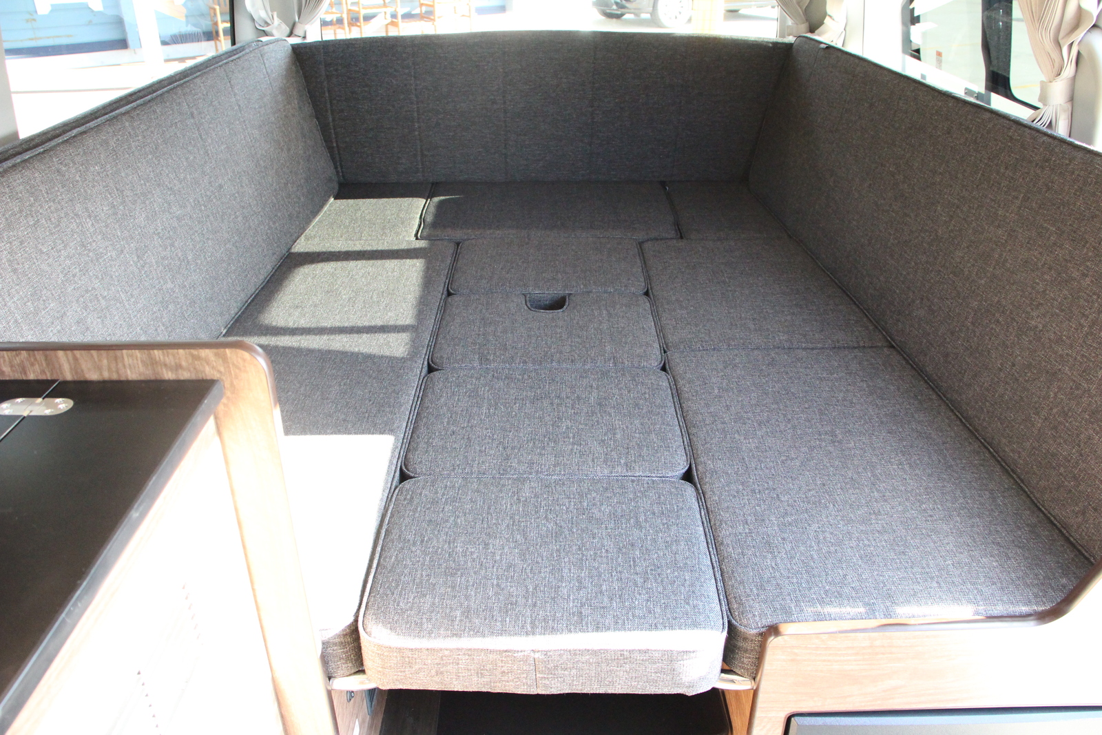 キャンピングカー バンコン ﾊｲｴｰｽ ｱﾈｯｸｽ ﾘｺﾙｿ ﾌﾞﾗｯｸﾗｲﾝ 4WD