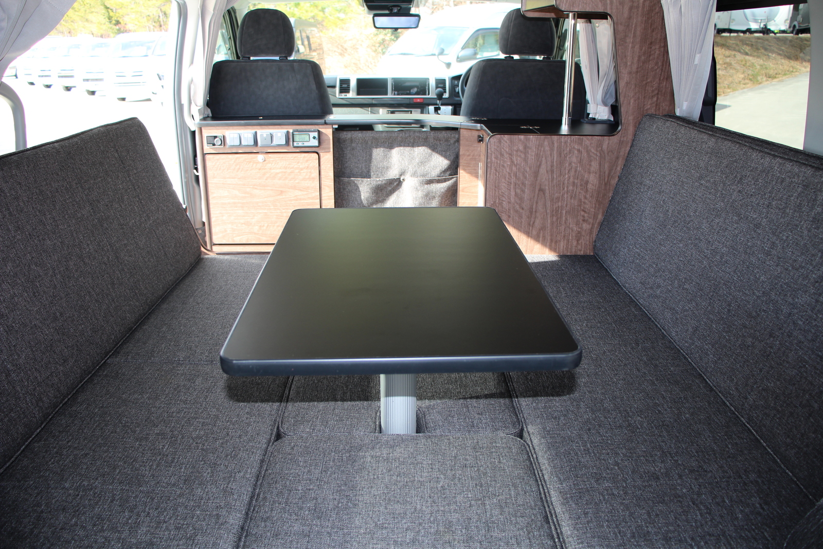 キャンピングカー バンコン ﾊｲｴｰｽ ｱﾈｯｸｽ ﾘｺﾙｿ ﾌﾞﾗｯｸﾗｲﾝ 4WD