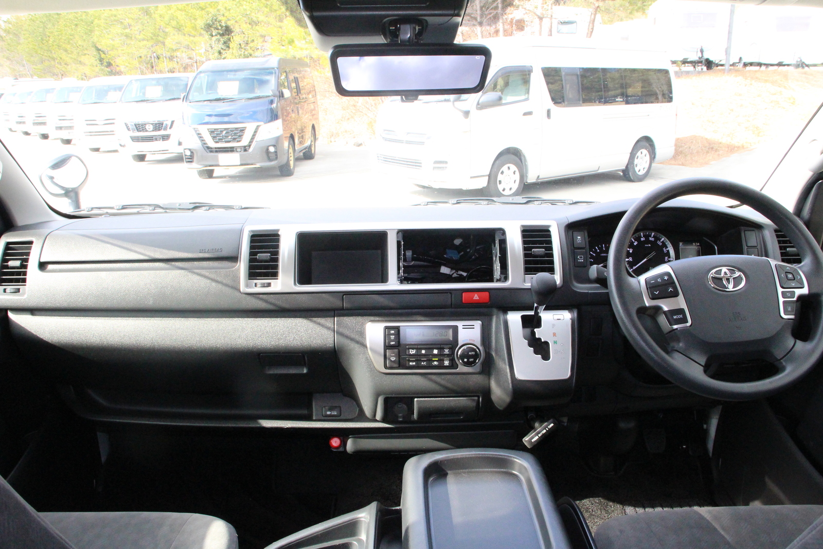 キャンピングカー バンコン ﾊｲｴｰｽ ｱﾈｯｸｽ ﾘｺﾙｿ ﾌﾞﾗｯｸﾗｲﾝ 4WD