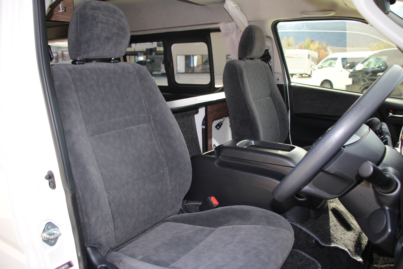 キャンピングカー バンコン ﾊｲｴｰｽ ｱﾈｯｸｽ ﾘｺﾙｿ ﾌﾞﾗｯｸﾗｲﾝ 4WD