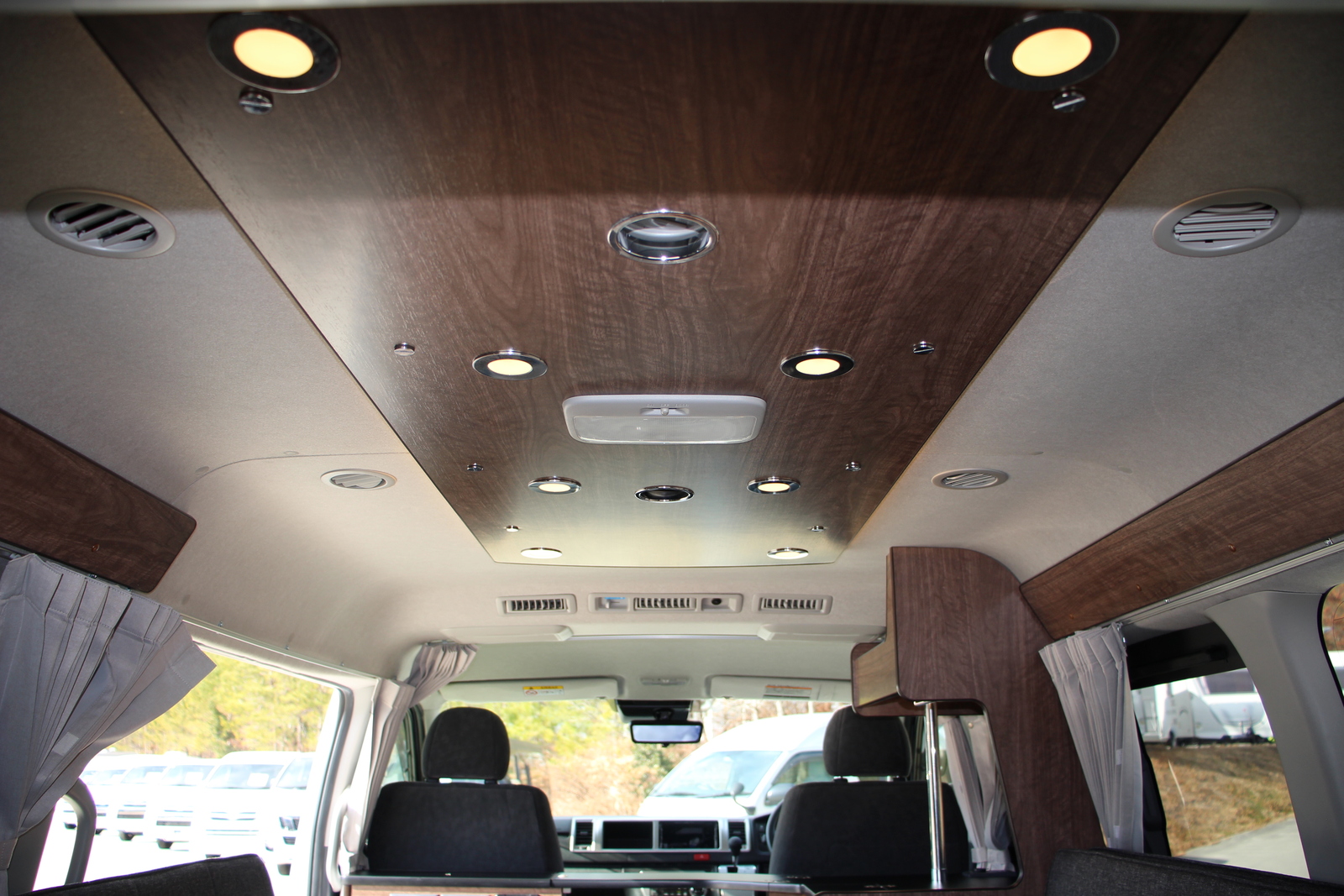 キャンピングカー バンコン ﾊｲｴｰｽ ｱﾈｯｸｽ ﾘｺﾙｿ ﾌﾞﾗｯｸﾗｲﾝ 4WD