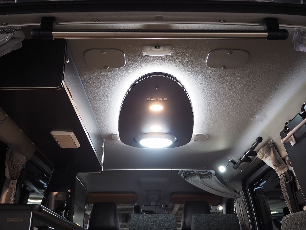 キャンピングカー バンコン ﾀｳﾝｴｰｽ ｺﾝﾊﾟｸﾄﾊﾞｶﾝﾁｪｽMOMO 4WD