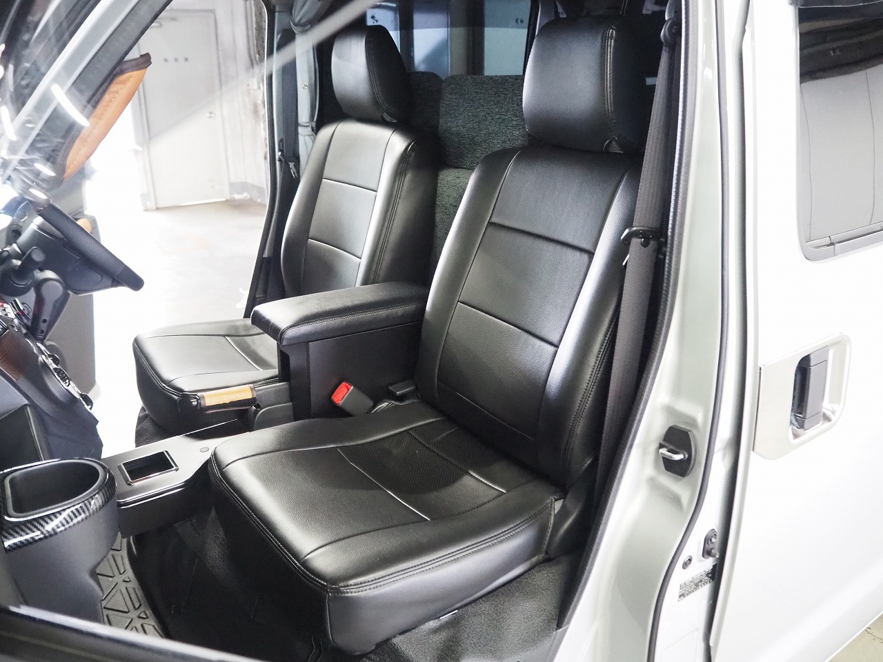 キャンピングカー バンコン ﾀｳﾝｴｰｽ ｺﾝﾊﾟｸﾄﾊﾞｶﾝﾁｪｽMOMO 4WD