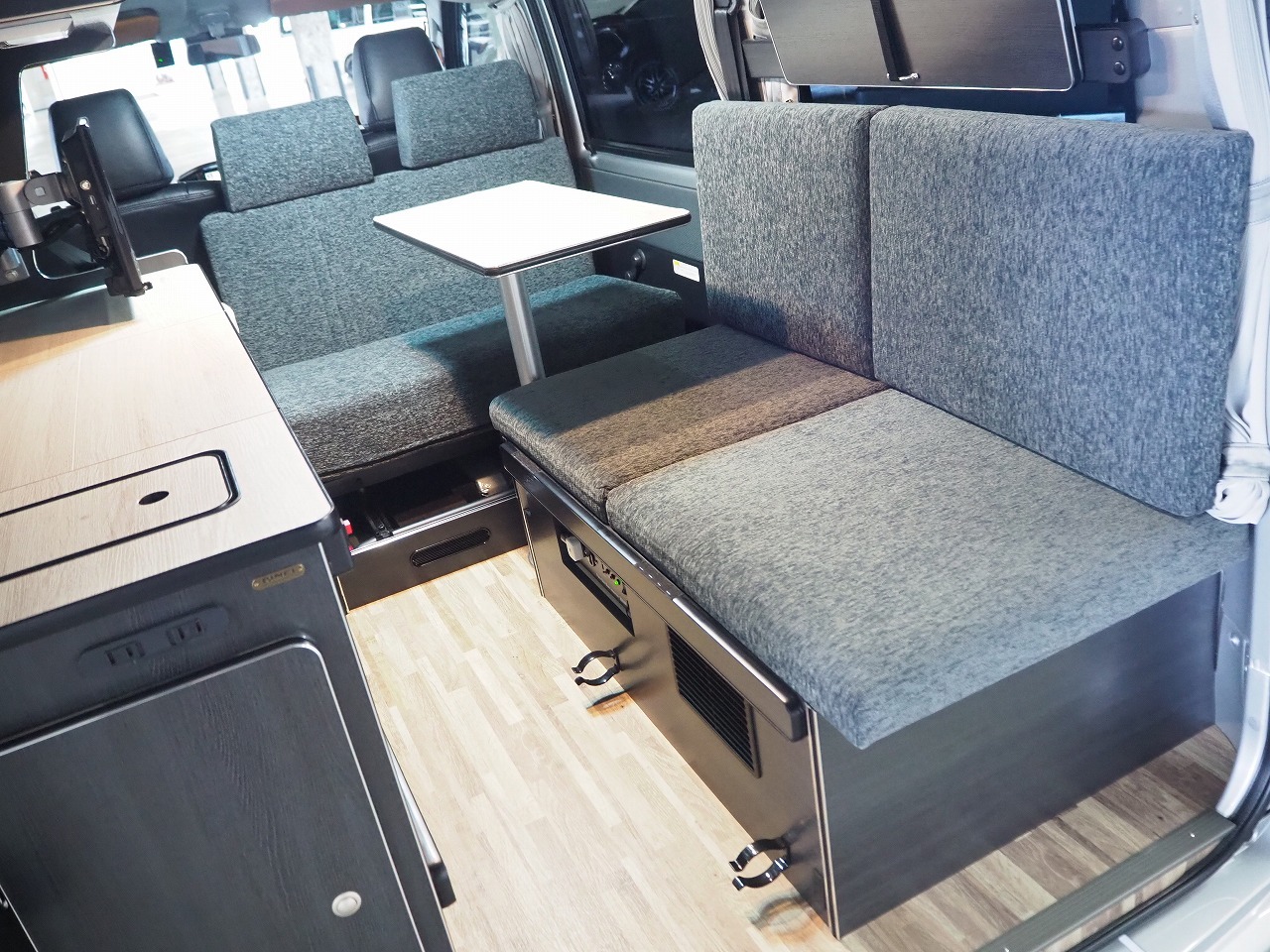 キャンピングカー バンコン ﾀｳﾝｴｰｽ ｺﾝﾊﾟｸﾄﾊﾞｶﾝﾁｪｽMOMO 4WD