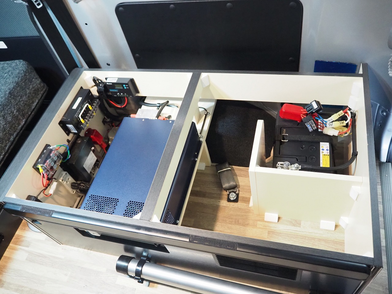 キャンピングカー バンコン ﾀｳﾝｴｰｽ ｺﾝﾊﾟｸﾄﾊﾞｶﾝﾁｪｽMOMO 4WD