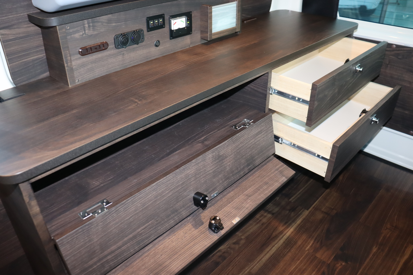 キャンピングカー バンコン ﾊｲｴｰｽ ｷｬﾝﾊﾟｰ鹿児島 CKﾜｲﾙﾀﾞｰ