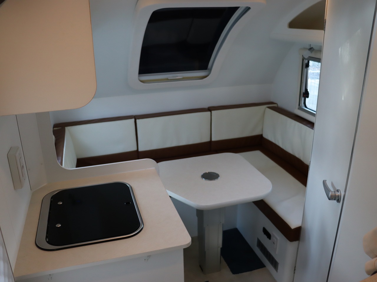 キャンピングカー トレーラー CKKS X6 牽引免許不要