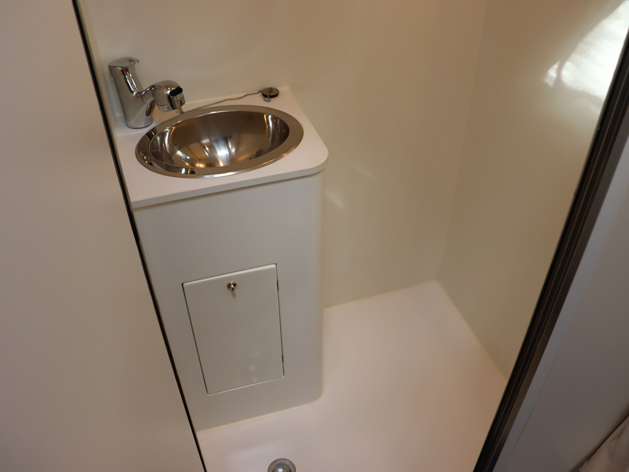 キャンピングカー トレーラー CKKS X6 牽引免許不要