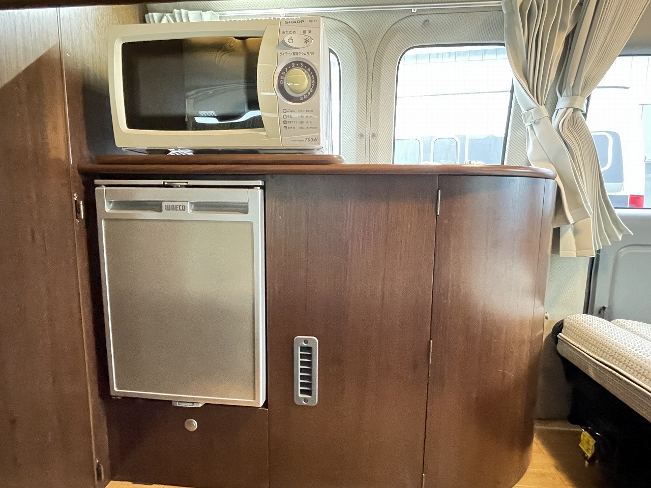 キャンピングカー バンコン NV350ｷｬﾗﾊﾞﾝ ﾋﾞｰｸﾙ ｸﾞﾗﾝﾍﾞﾙ 4WD