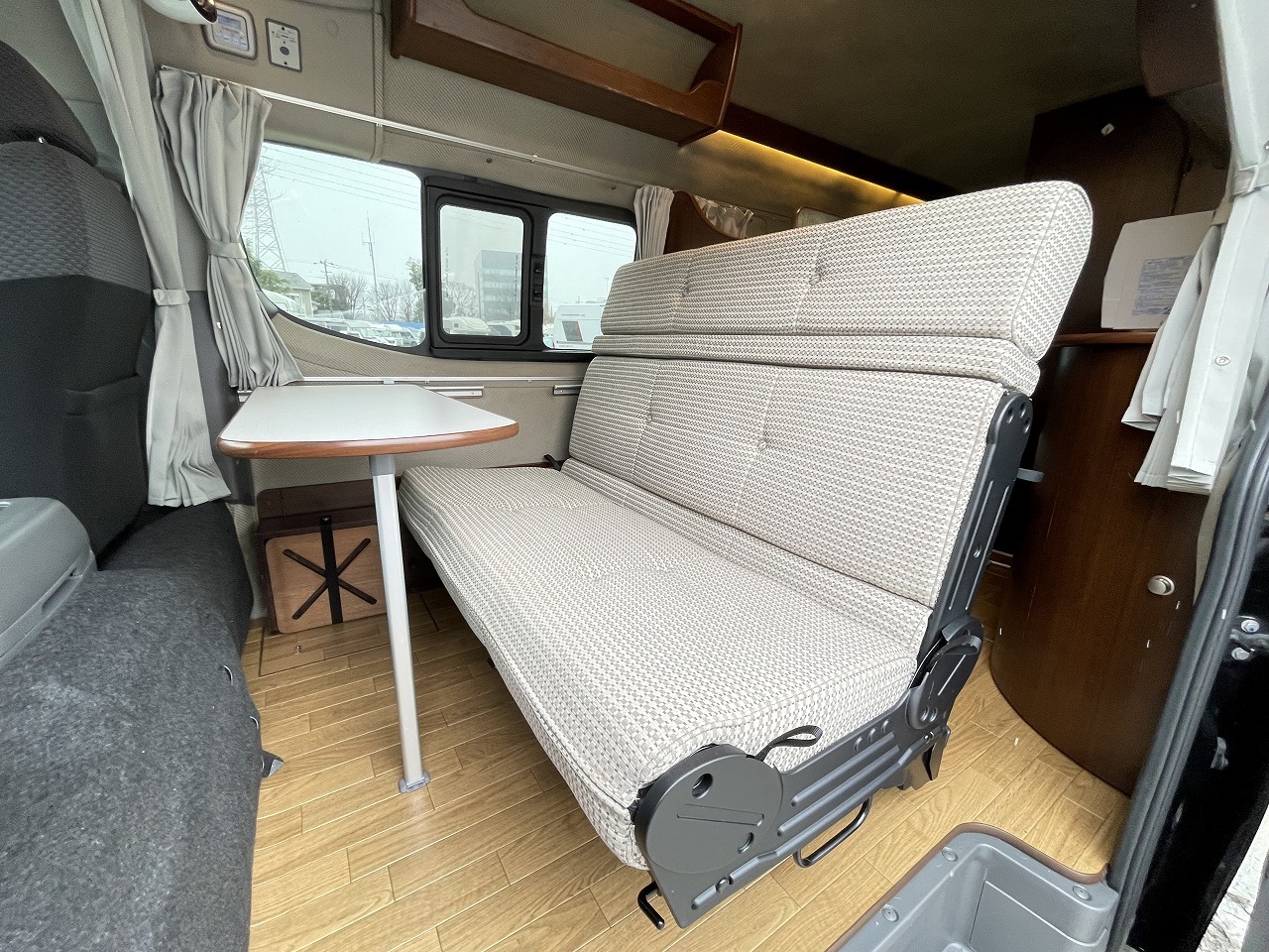 キャンピングカー バンコン NV350ｷｬﾗﾊﾞﾝ ﾋﾞｰｸﾙ ｸﾞﾗﾝﾍﾞﾙ 4WD