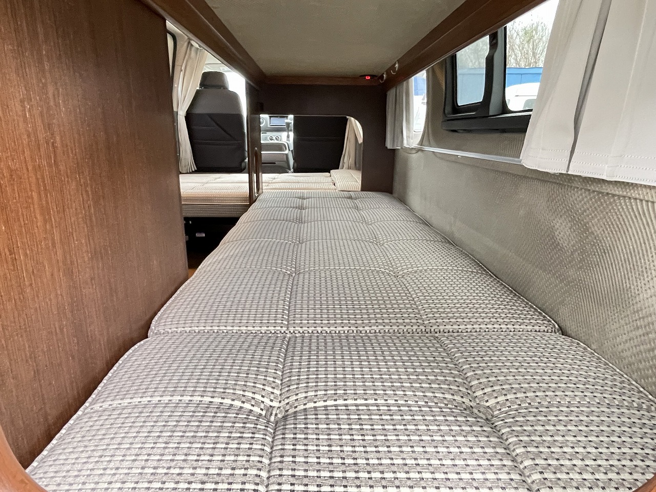 キャンピングカー バンコン NV350ｷｬﾗﾊﾞﾝ ﾋﾞｰｸﾙ ｸﾞﾗﾝﾍﾞﾙ 4WD