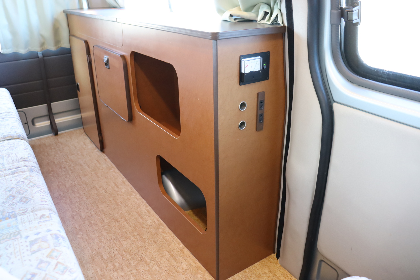 キャンピングカー バンコン ｷｬﾗﾊﾞﾝ 東和ﾓｰﾀｰｽ ﾌｪﾈｯｸ　ﾂｲﾝｻﾌﾞ