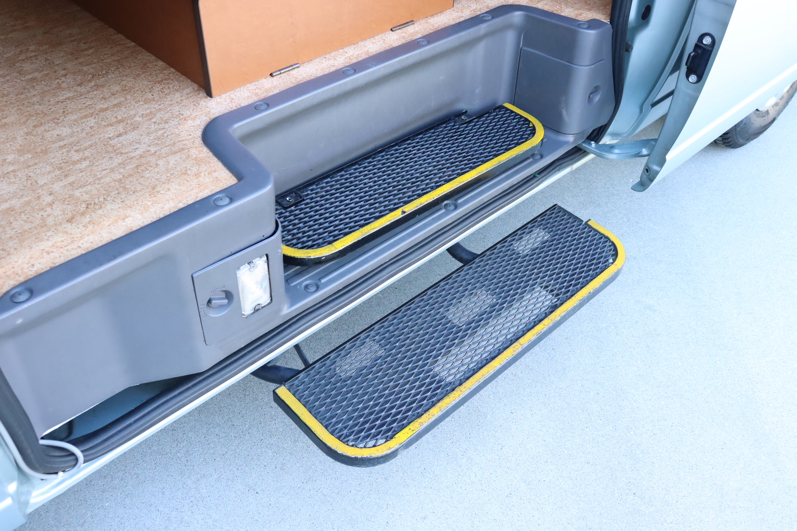 キャンピングカー バンコン ｷｬﾗﾊﾞﾝ 東和ﾓｰﾀｰｽ ﾌｪﾈｯｸ　ﾂｲﾝｻﾌﾞ