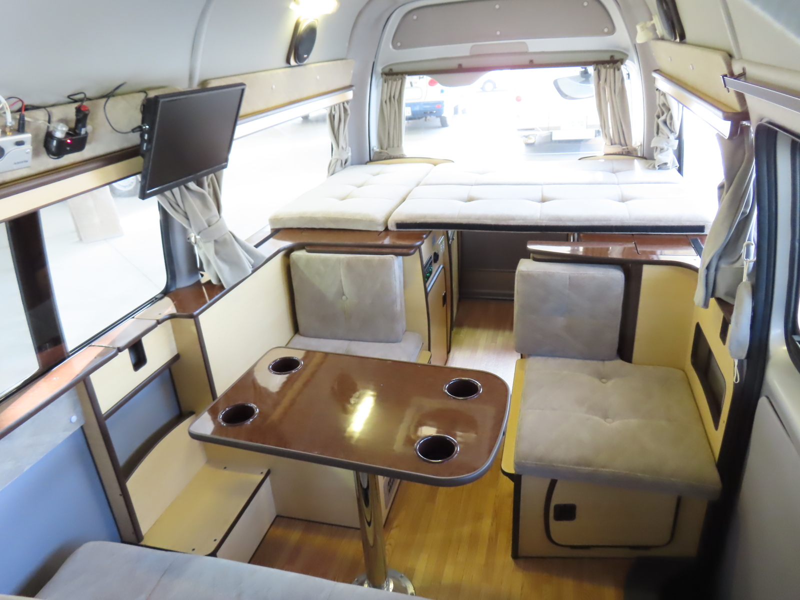 キャンピングカー バンコン ﾊｲｴｰｽ RVﾋﾞｯｸﾌｯﾄ ｵﾘｼﾞﾅﾙ　FFﾋｰﾀｰ