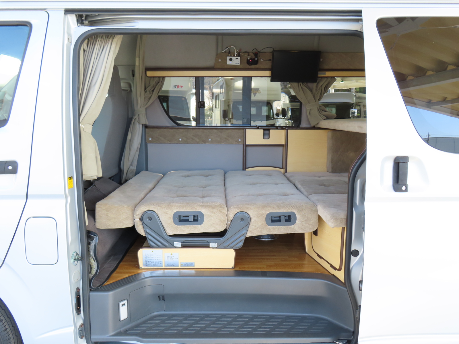 キャンピングカー バンコン ﾊｲｴｰｽ RVﾋﾞｯｸﾌｯﾄ ｵﾘｼﾞﾅﾙ　FFﾋｰﾀｰ