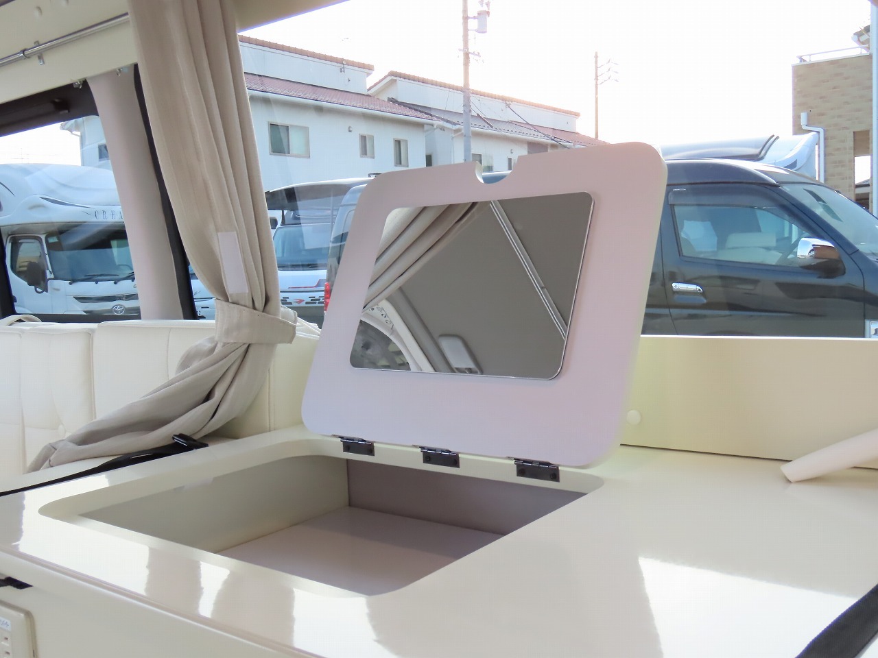 キャンピングカー バンコン ﾊｲｴｰｽ RVﾋﾞｯｸﾌｯﾄ ｽｳｨﾝｸﾞN4.7