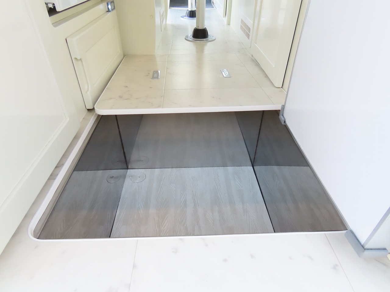 キャンピングカー バンコン ﾊｲｴｰｽ RVﾋﾞｯｸﾌｯﾄ ｽｳｨﾝｸﾞN4.7