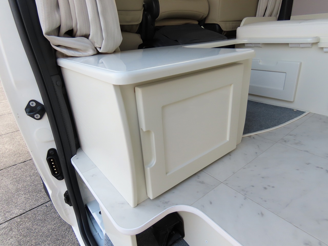 キャンピングカー バンコン ﾊｲｴｰｽ RVﾋﾞｯｸﾌｯﾄ ｽｳｨﾝｸﾞN4.7