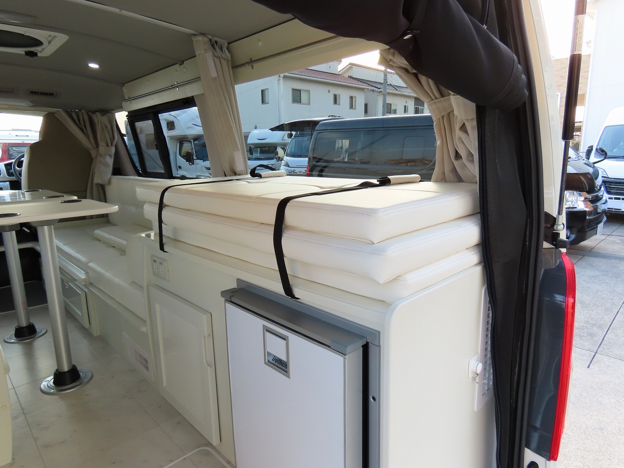 キャンピングカー バンコン ﾊｲｴｰｽ RVﾋﾞｯｸﾌｯﾄ ｽｳｨﾝｸﾞN4.7