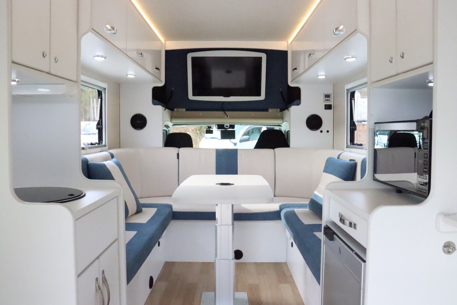 キャンピングカー キャブコン ｶﾑﾛｰﾄﾞ ﾀﾞｲﾚｸﾄｶｰｽﾞ ﾀﾞﾙﾋﾞｨ江の島4WD