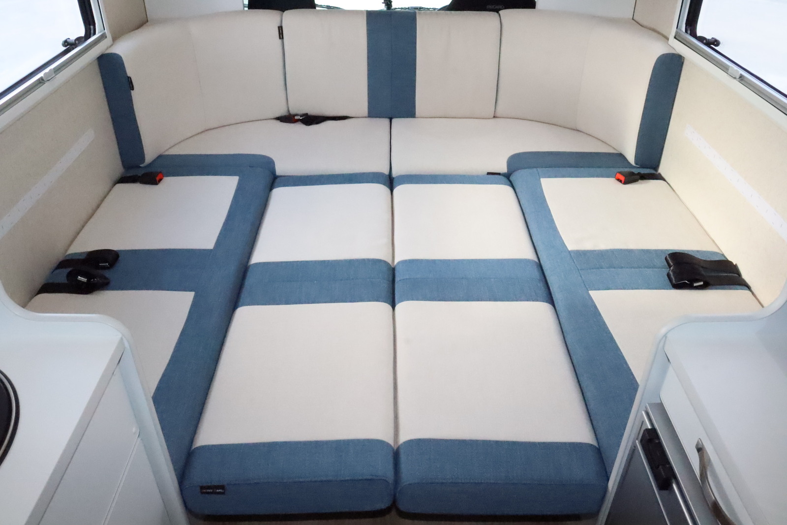 キャンピングカー キャブコン ｶﾑﾛｰﾄﾞ ﾀﾞｲﾚｸﾄｶｰｽﾞ ﾀﾞﾙﾋﾞｨ江の島4WD