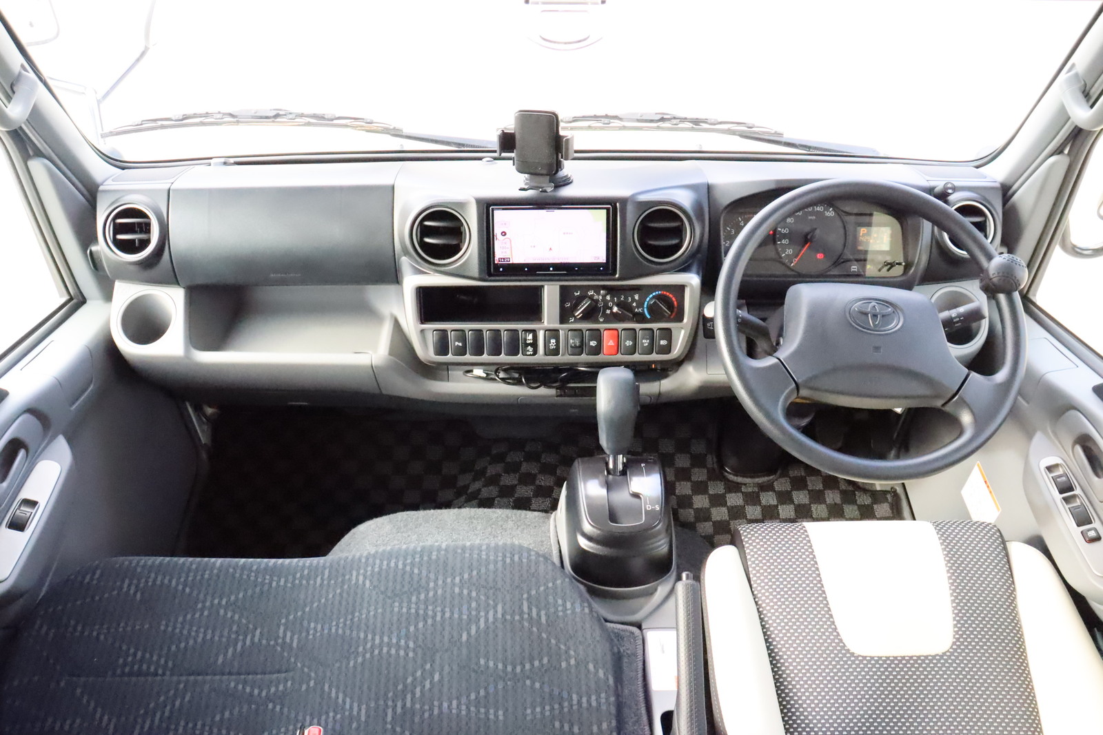 キャンピングカー キャブコン ｶﾑﾛｰﾄﾞ ﾀﾞｲﾚｸﾄｶｰｽﾞ ﾀﾞﾙﾋﾞｨ江の島4WD