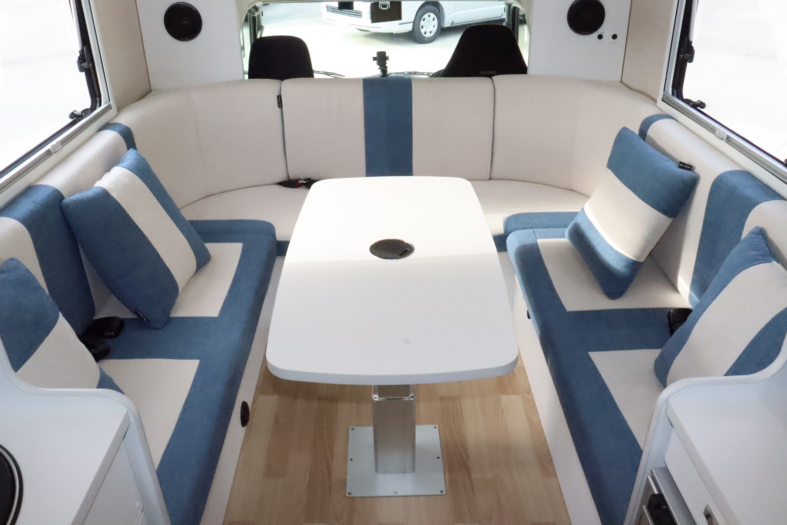 キャンピングカー キャブコン ｶﾑﾛｰﾄﾞ ﾀﾞｲﾚｸﾄｶｰｽﾞ ﾀﾞﾙﾋﾞｨ江の島4WD