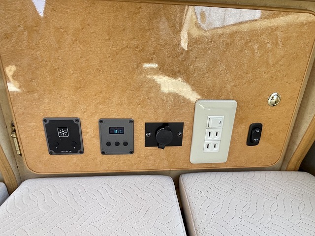 キャンピングカー バンコン ｱﾙﾌｧｰﾄﾞ FOCS RBﾘﾉﾀｸﾐ 4WD