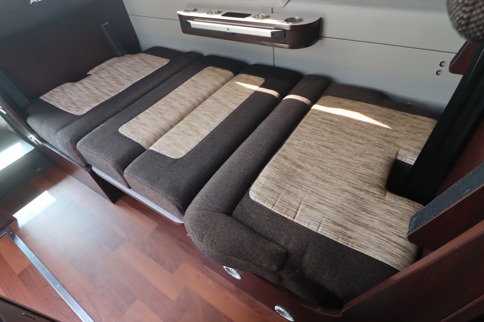 キャンピングカー バスコン ｺｰｽﾀｰ ﾅｯﾂRV ｵｰｸﾗﾝﾄﾞ ﾊｲﾊﾟｰｴﾎﾞ