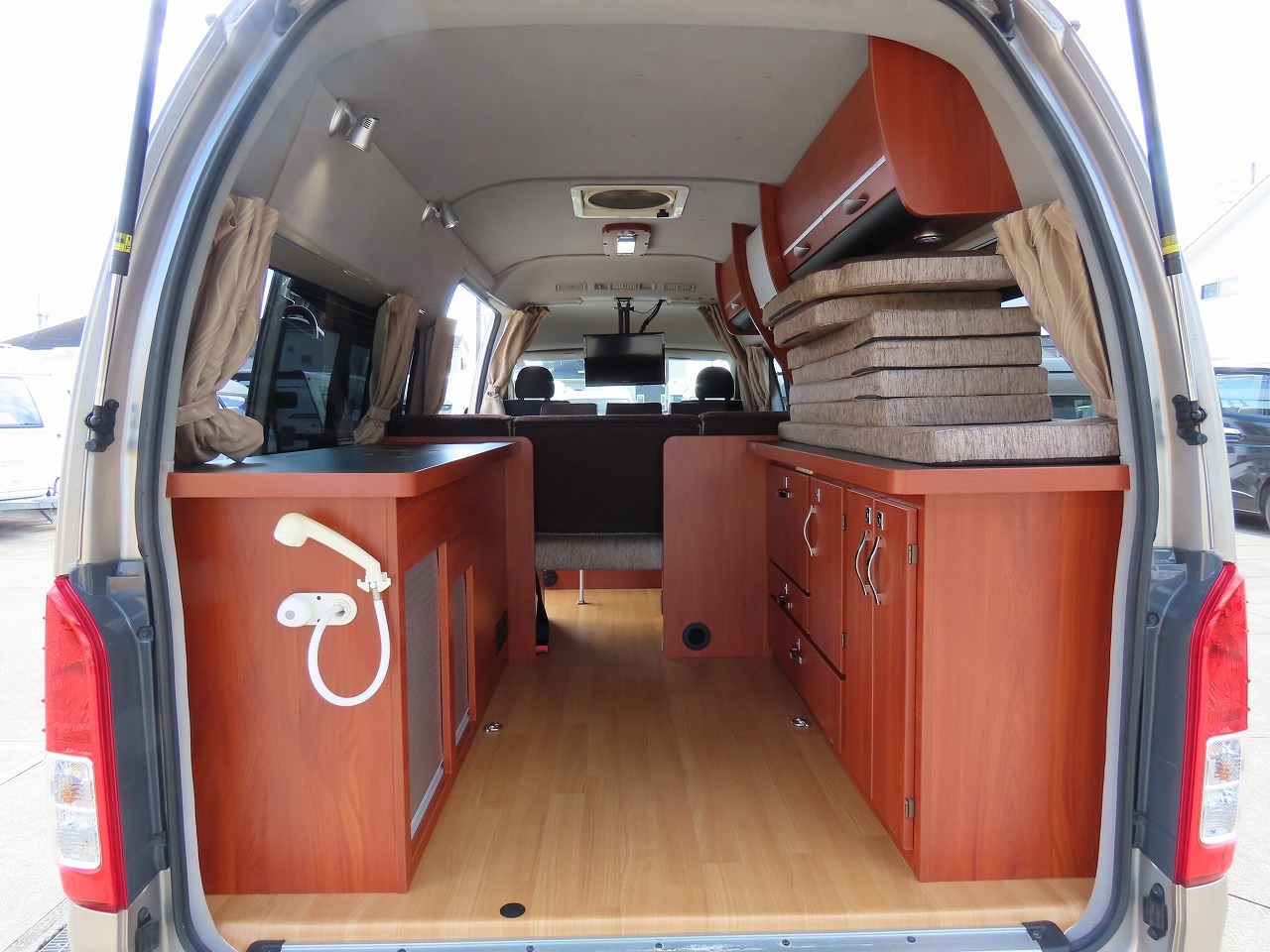 キャンピングカー バンコン ﾊｲｴｰｽ ﾅｯﾂRV ﾘｰｸ 4WD