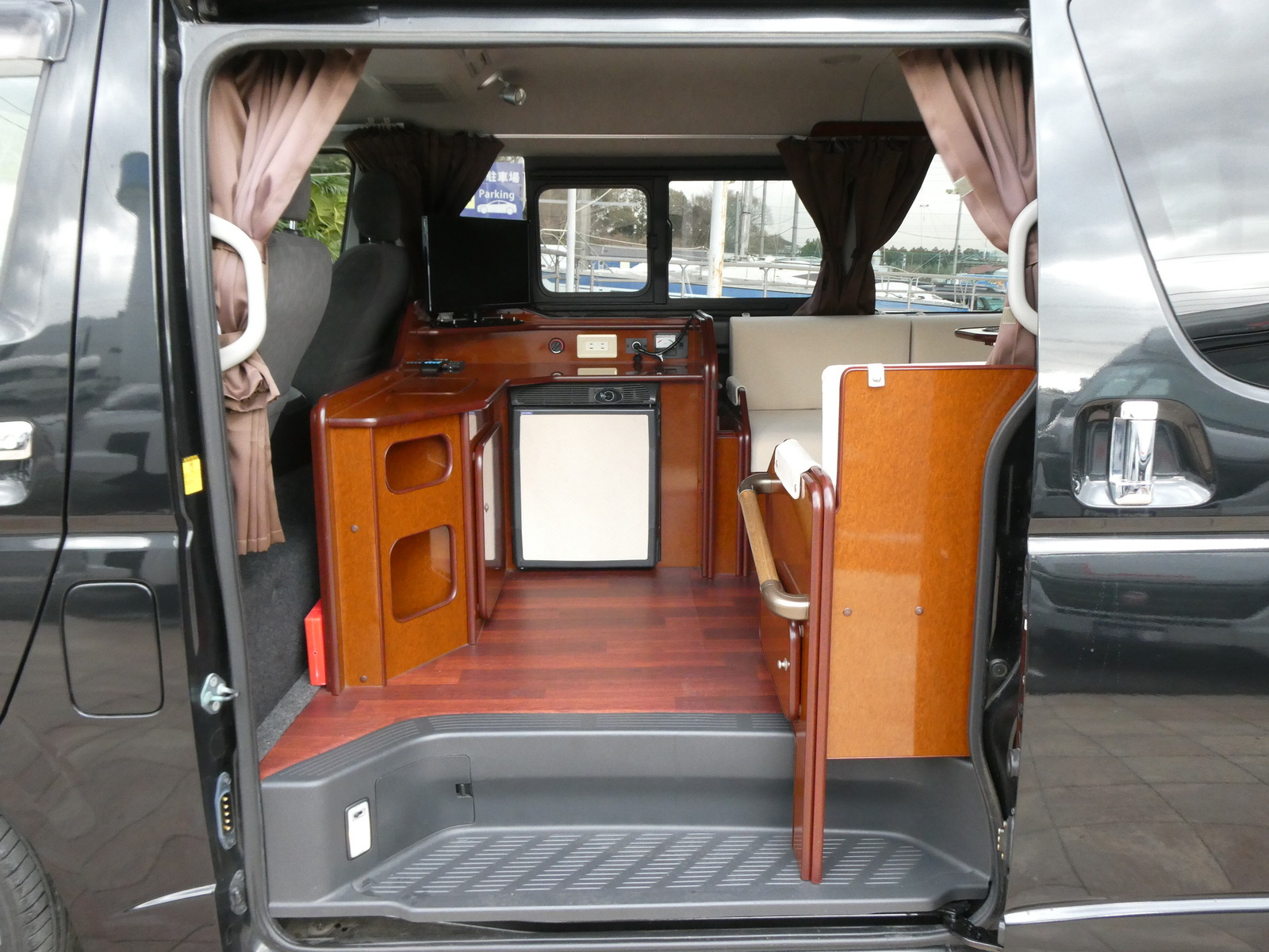 キャンピングカー バンコン FOCS DS　3ﾅﾝﾊﾞｰ　10人乗り　FFﾋｰﾀｰ