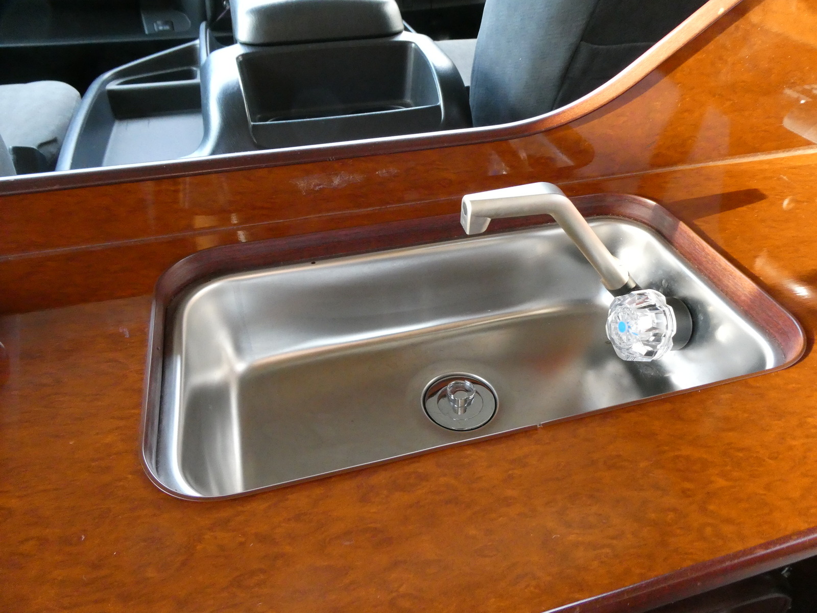 キャンピングカー バンコン FOCS DS　3ﾅﾝﾊﾞｰ　10人乗り　FFﾋｰﾀｰ