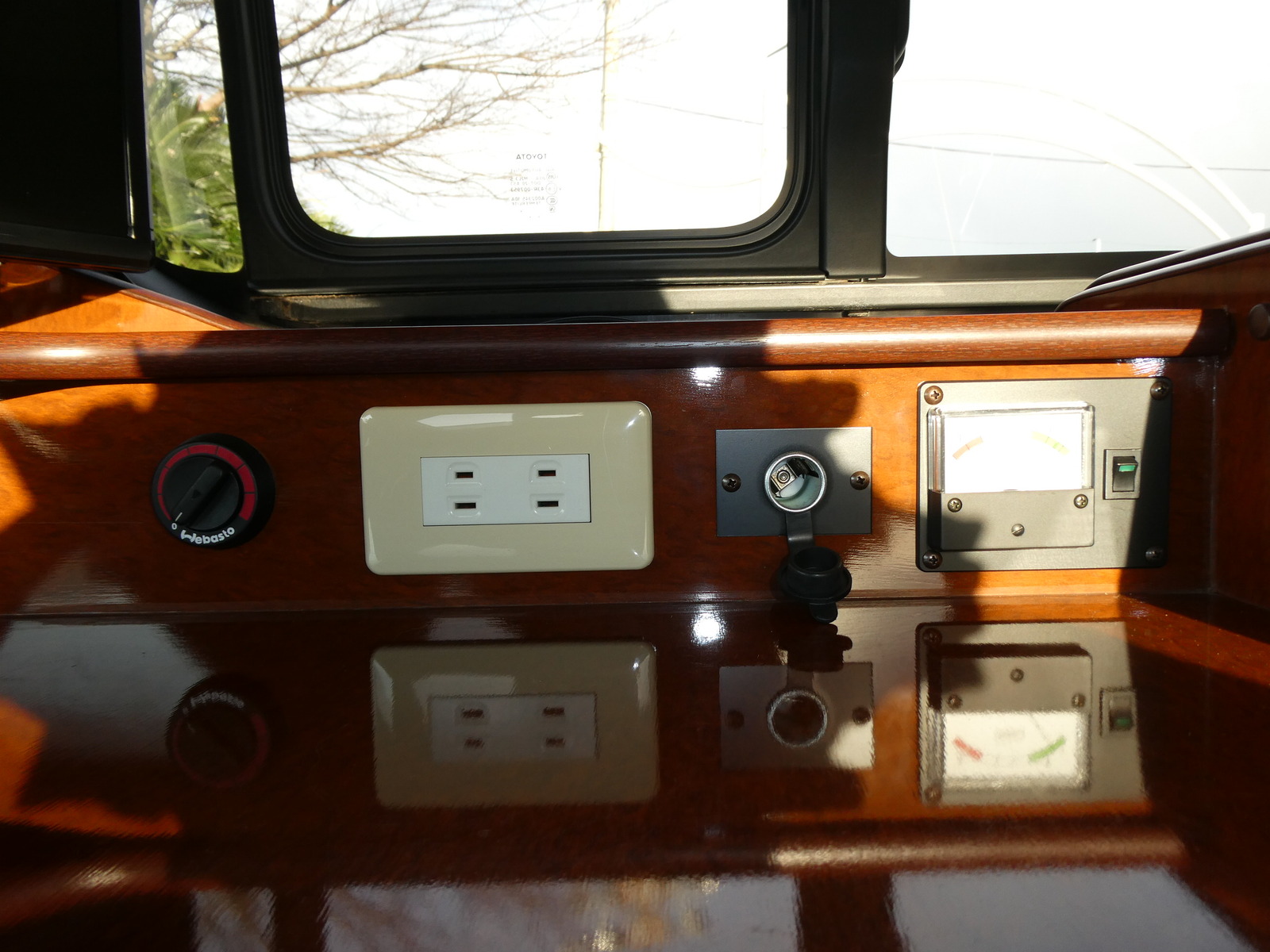 キャンピングカー バンコン FOCS DS　3ﾅﾝﾊﾞｰ　10人乗り　FFﾋｰﾀｰ