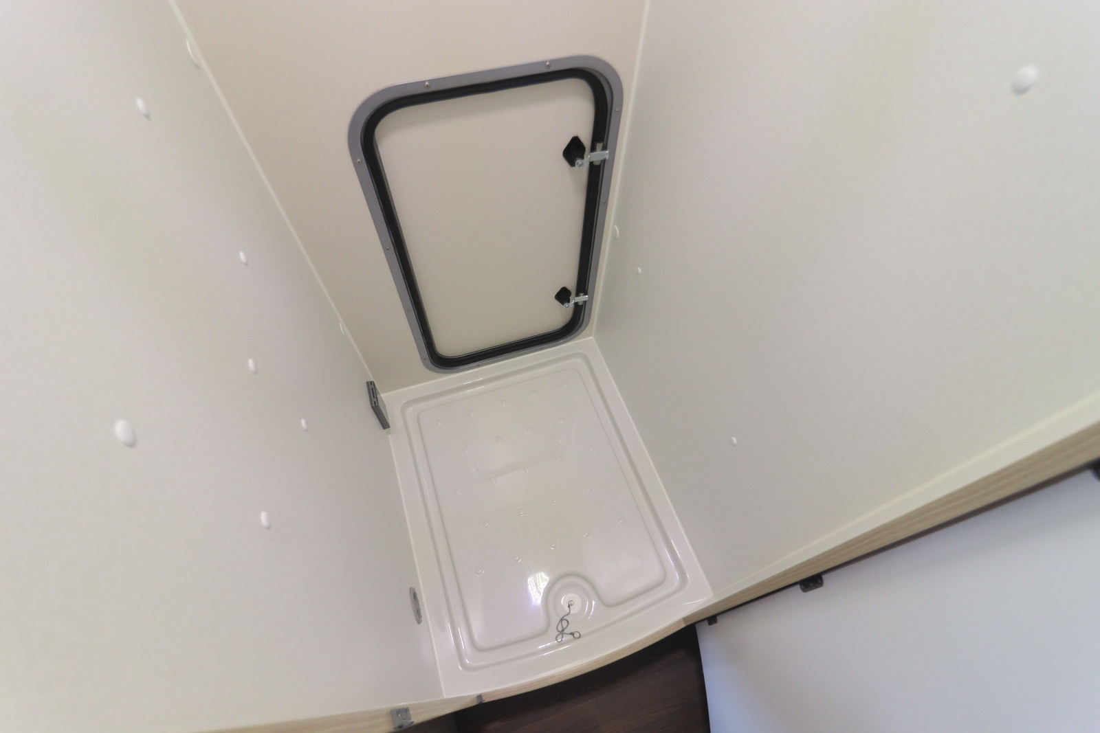 キャンピングカー キャブコン ｶﾑﾛｰﾄﾞ ﾅｯﾂRV ｸﾚｿﾝｼﾞｬｰﾆｰW Li