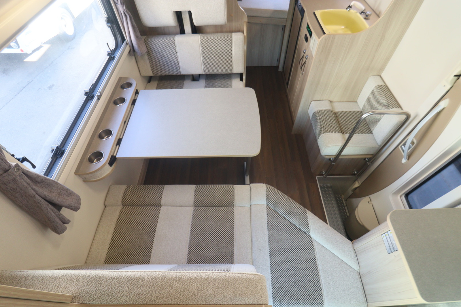 キャンピングカー キャブコン ｶﾑﾛｰﾄﾞ ﾅｯﾂRV ｸﾚｿﾝｼﾞｬｰﾆｰW Li