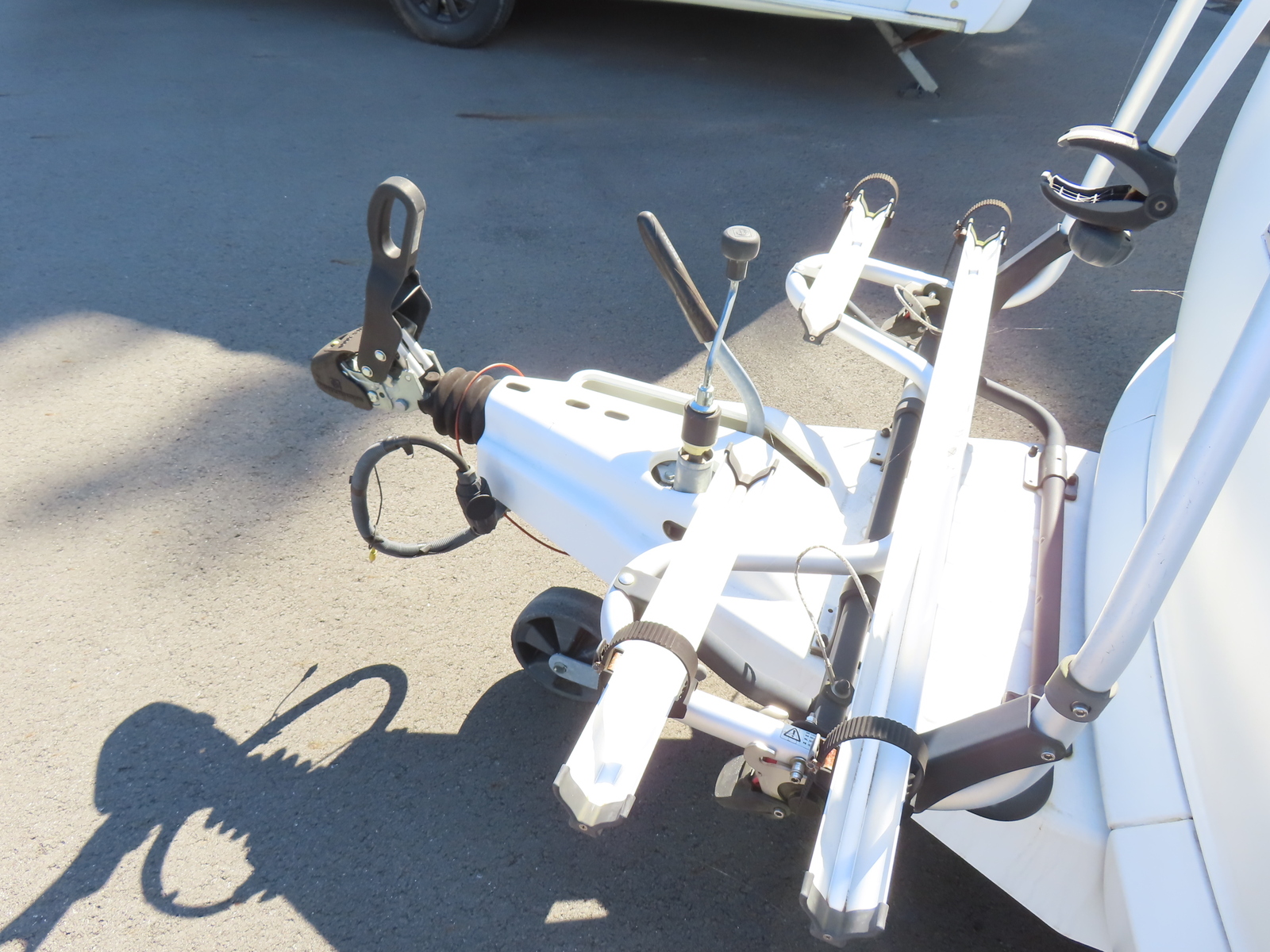 キャンピングカー トレーラー ﾎﾋﾞｰ 495UL　家庭用ｴｱｺﾝ