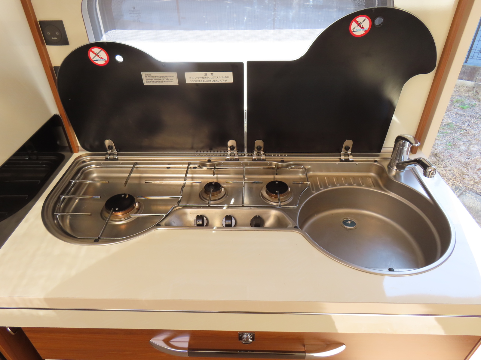 キャンピングカー トレーラー ﾎﾋﾞｰ 495UL　家庭用ｴｱｺﾝ