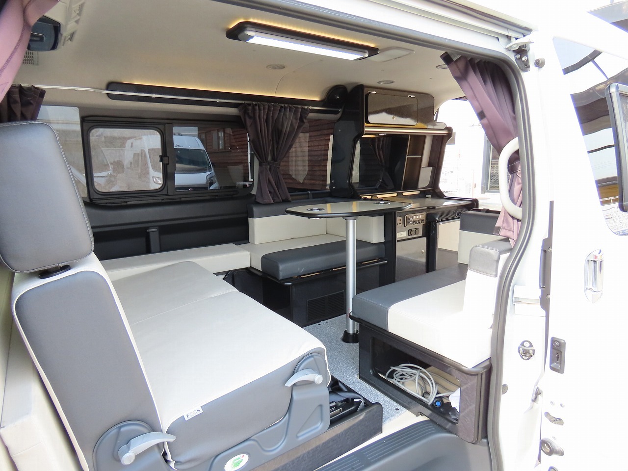 キャンピングカー バンコン ﾊｲｴｰｽ FOCS DS-Fｽﾀｲﾙ