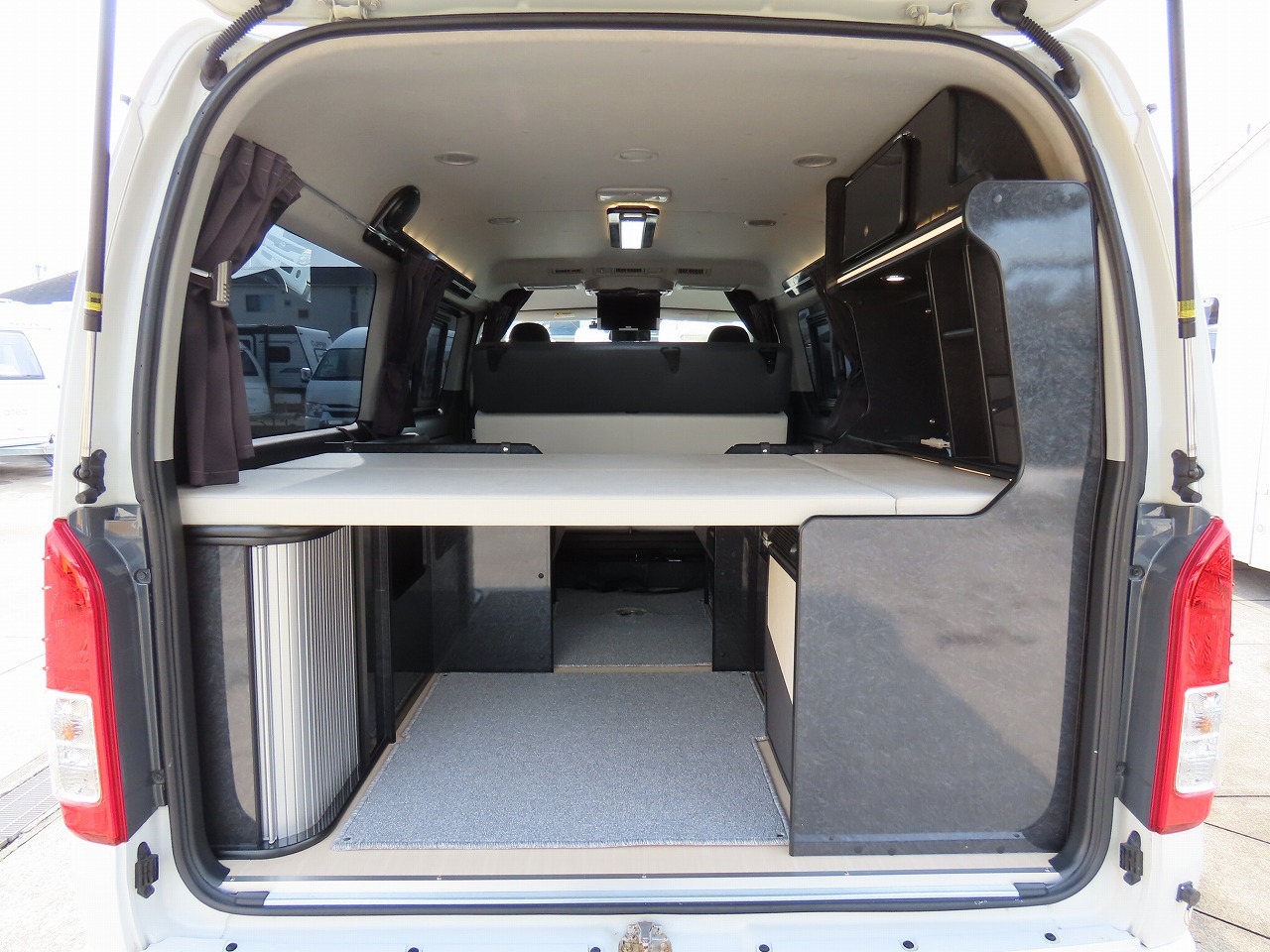 キャンピングカー バンコン ﾊｲｴｰｽ FOCS DS-Fｽﾀｲﾙ