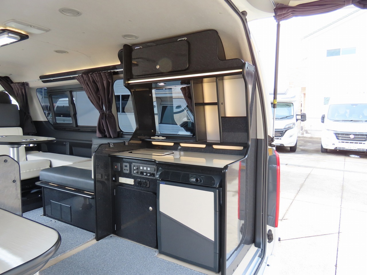 キャンピングカー バンコン ﾊｲｴｰｽ FOCS DS-Fｽﾀｲﾙ