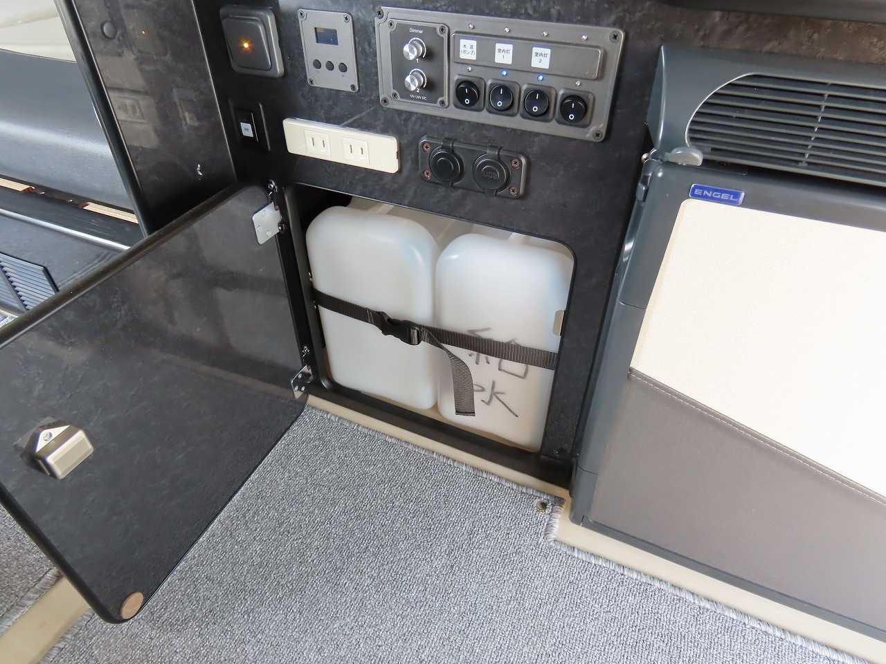 キャンピングカー バンコン ﾊｲｴｰｽ FOCS DS-Fｽﾀｲﾙ