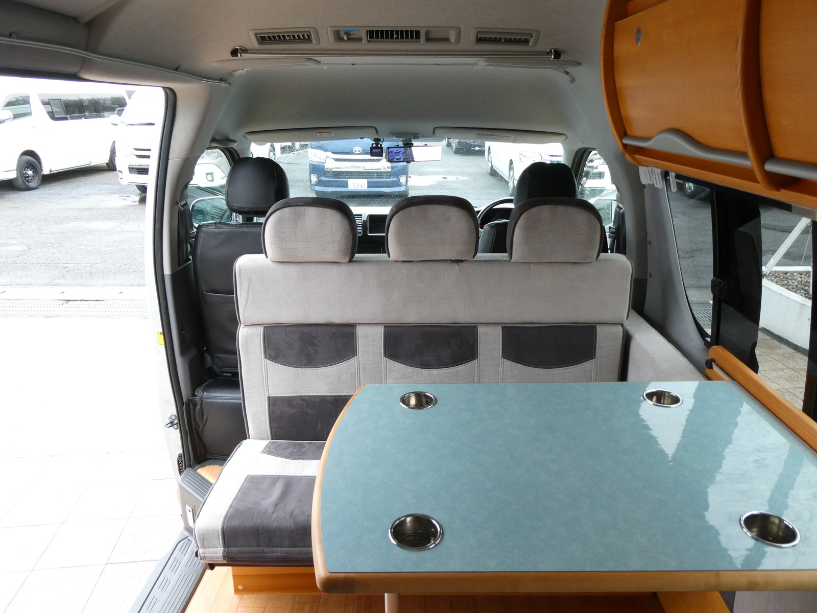 キャンピングカー バンコン AtoZ　ｱﾒﾘｱ　ﾏｯｸｽﾌｧﾝ　外部充電　寒冷地仕様