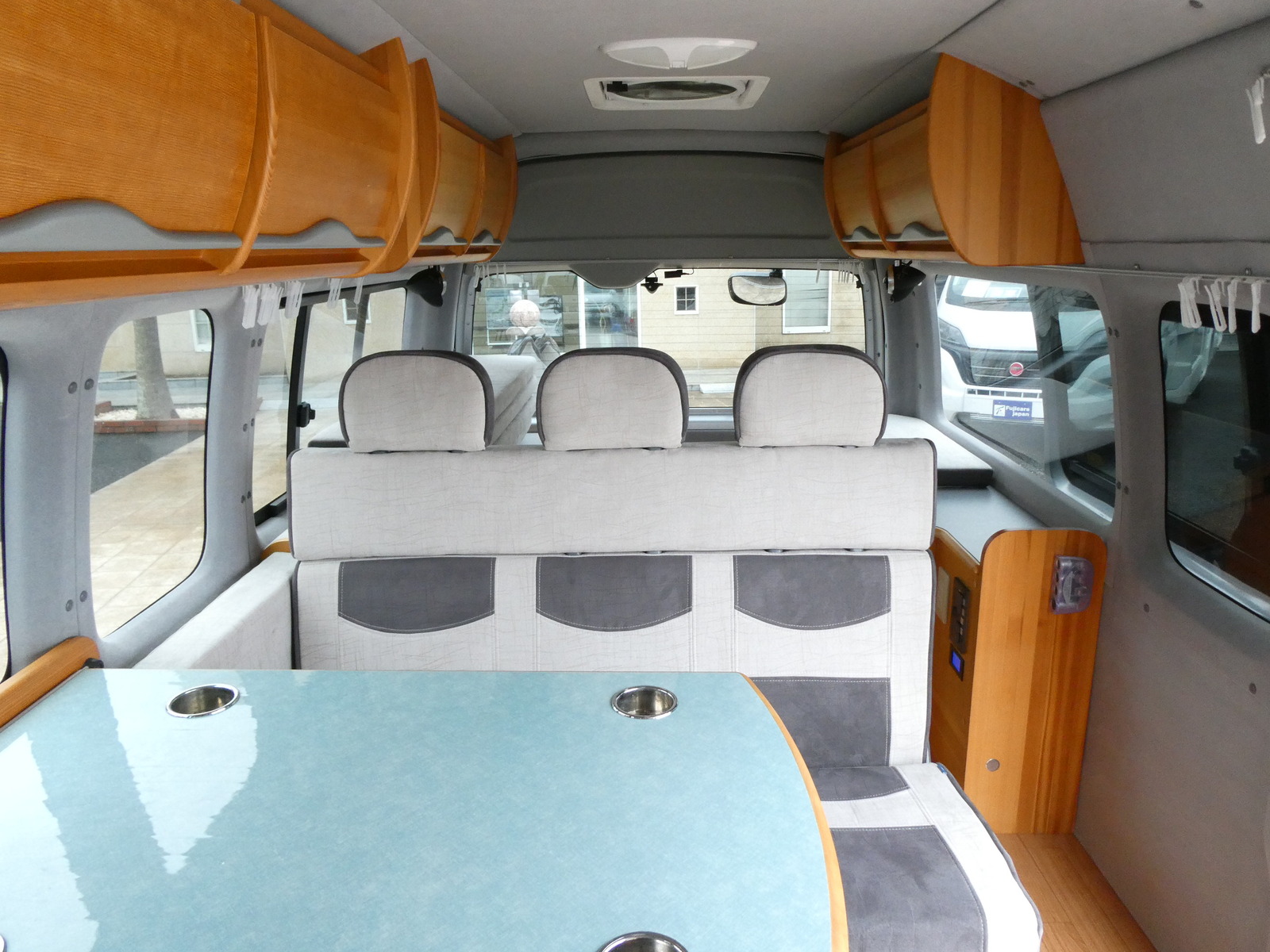 キャンピングカー バンコン AtoZ　ｱﾒﾘｱ　ﾏｯｸｽﾌｧﾝ　外部充電　寒冷地仕様