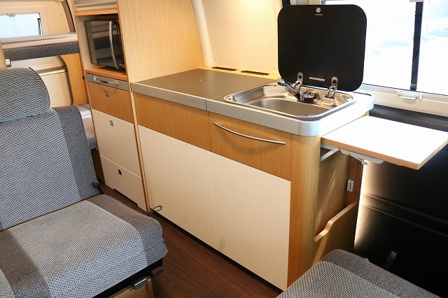 キャンピングカー バンコン ﾊｲｴｰｽ ﾄｲﾌｧｸﾄﾘｰ GTｸﾞﾗﾝﾃﾞ 4WD