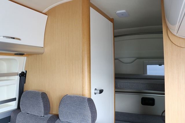 キャンピングカー バンコン ﾊｲｴｰｽ ﾄｲﾌｧｸﾄﾘｰ GTｸﾞﾗﾝﾃﾞ 4WD