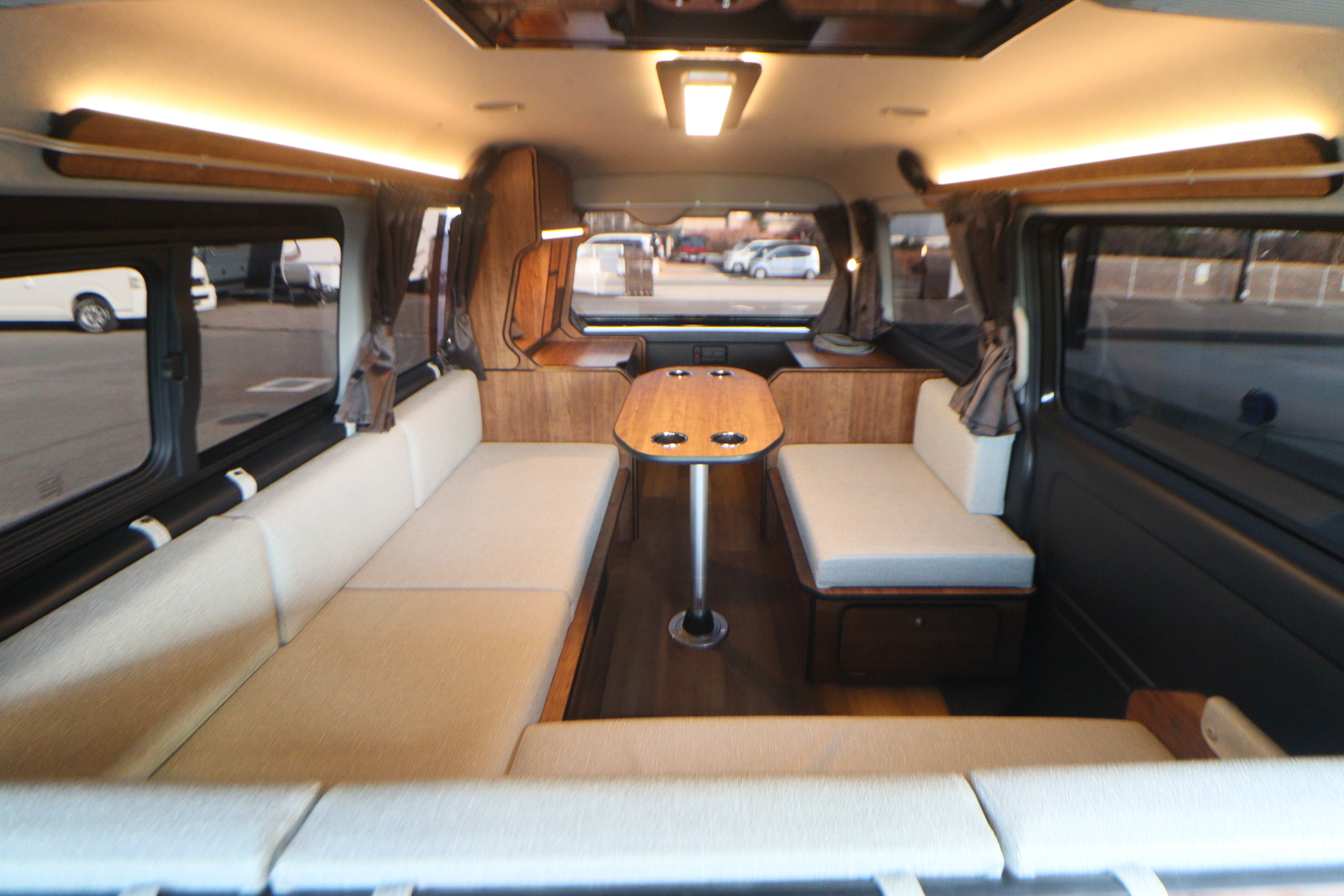 キャンピングカー バンコン ﾊｲｴｰｽ FOCS Ds-Lｽﾀｲﾙ