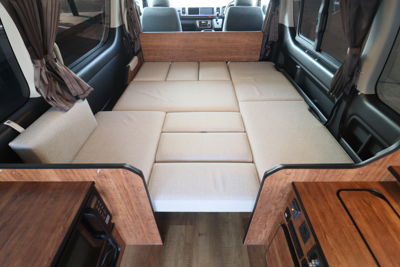 キャンピングカー バンコン ﾊｲｴｰｽ FOCS Ds-Lｽﾀｲﾙ