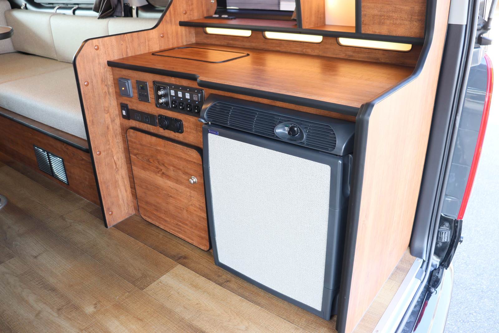 キャンピングカー バンコン ﾊｲｴｰｽ FOCS Ds-Lｽﾀｲﾙ