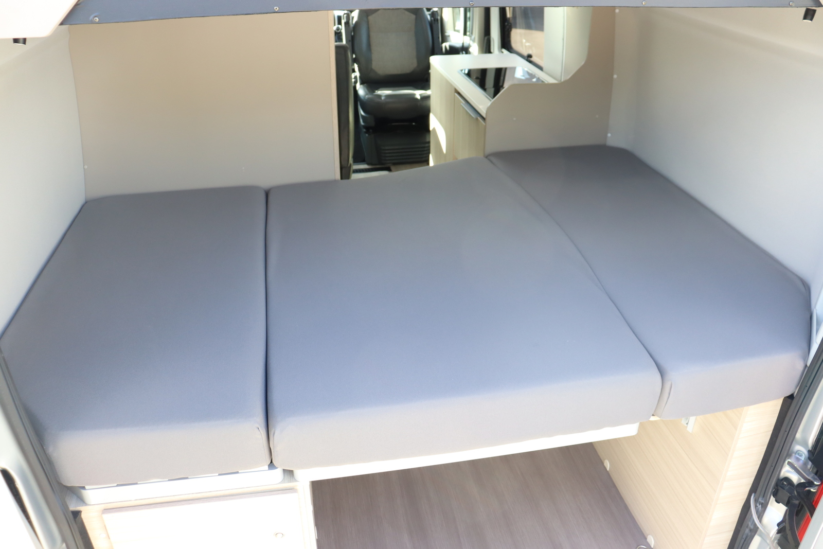 キャンピングカー バンコン ﾃﾞｭｶﾄ ｱﾄﾞﾘｱ ﾂｲﾝ540SPﾌﾟﾗｽ 9AT