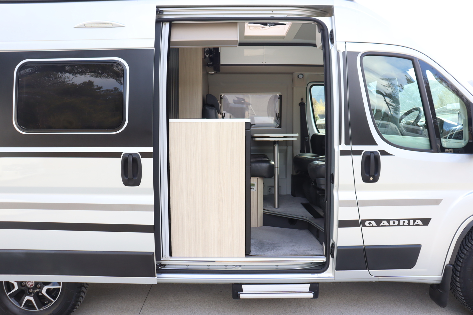 キャンピングカー バンコン ﾃﾞｭｶﾄ ｱﾄﾞﾘｱ ﾂｲﾝ540SPﾌﾟﾗｽ 9AT